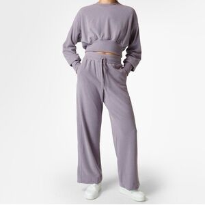 SET Sweaty Betty Serene Luxe Fleece Cropped Sweater and Pants Lavender - XXS